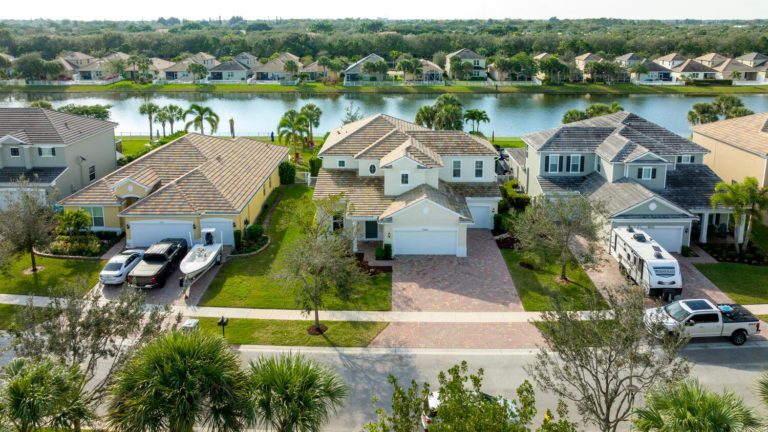 A single family home in an HOA community in Florida